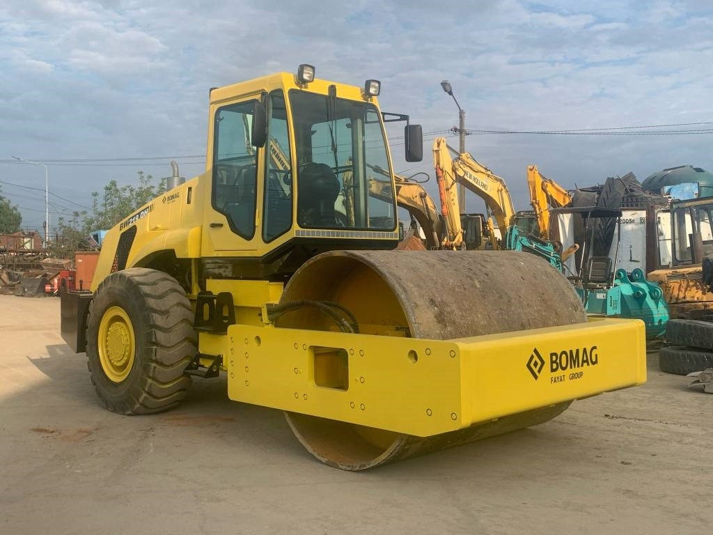 Vibro Compactor Bomag BW 213