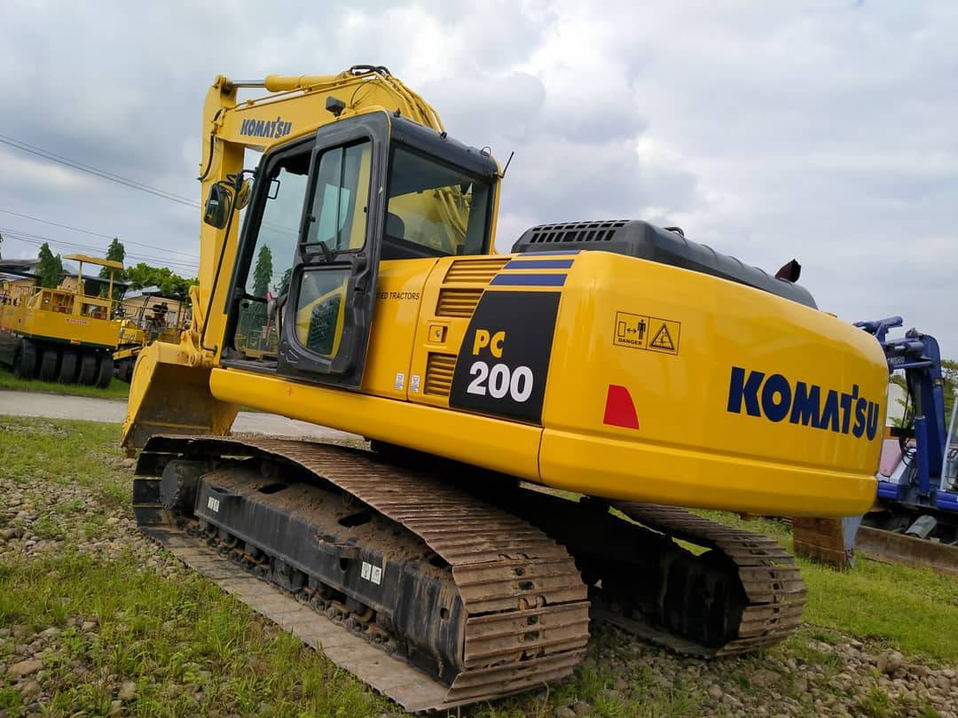 Excavator Komatsu PC200
